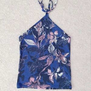 Me to We Women Contemporary Halter Top Size Small